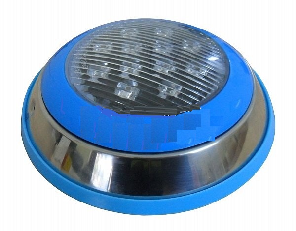 Có nhiều loại đèn hồ bơi hiện đại ngày nay được thiết kế đổi mới với vỏ siêu mỏng bằng thép không gỉ, bảo vệ được việc quá nhiệt, và lắp đặt rất đơn giản